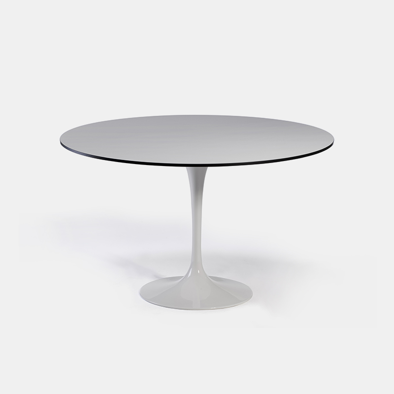 Saturno - Round Table